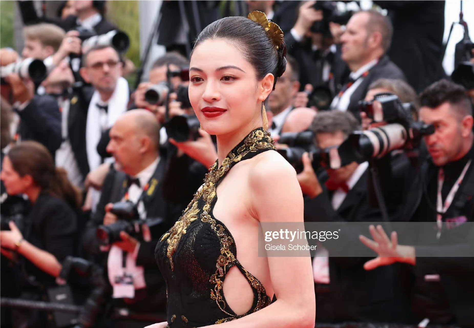 钟楚曦生图这么棒的吗?#钟楚曦戛纳红毯上的东方美人