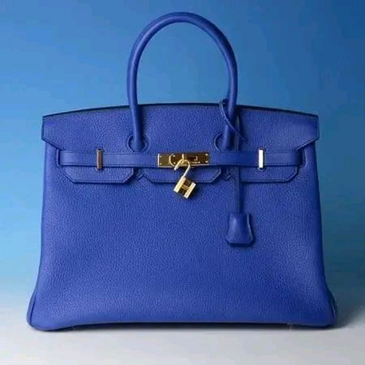 世界十大奢侈品包包 第一名——爱马仕  第二名——香奈儿  第三名