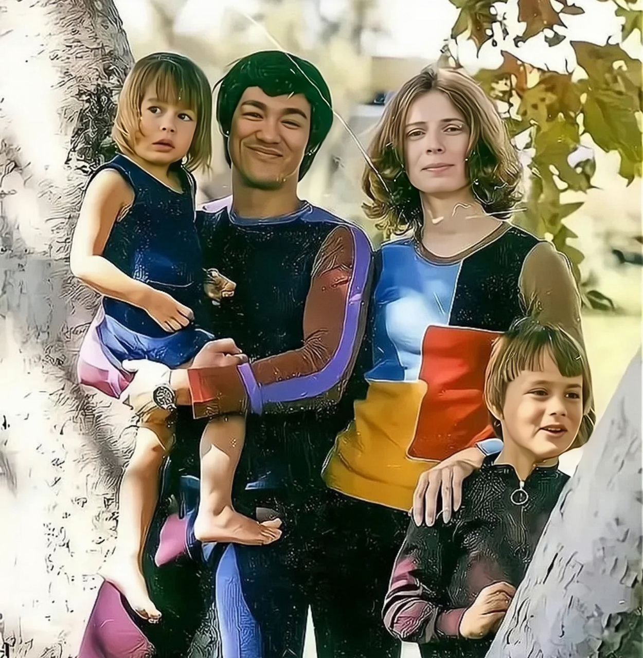 1973年,李小龙一家的合影照.