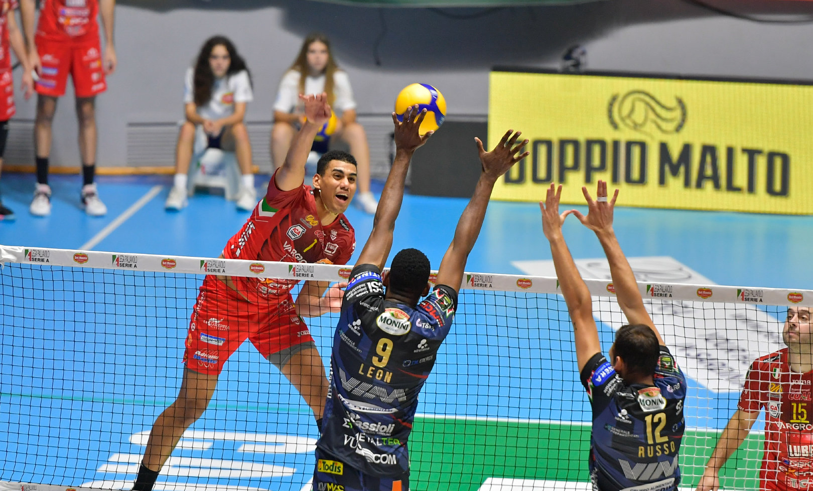 佩鲁贾男排险胜奇维塔诺瓦勇夺意大利超级杯冠军