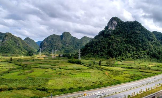 中國最美的公路,被外媒稱