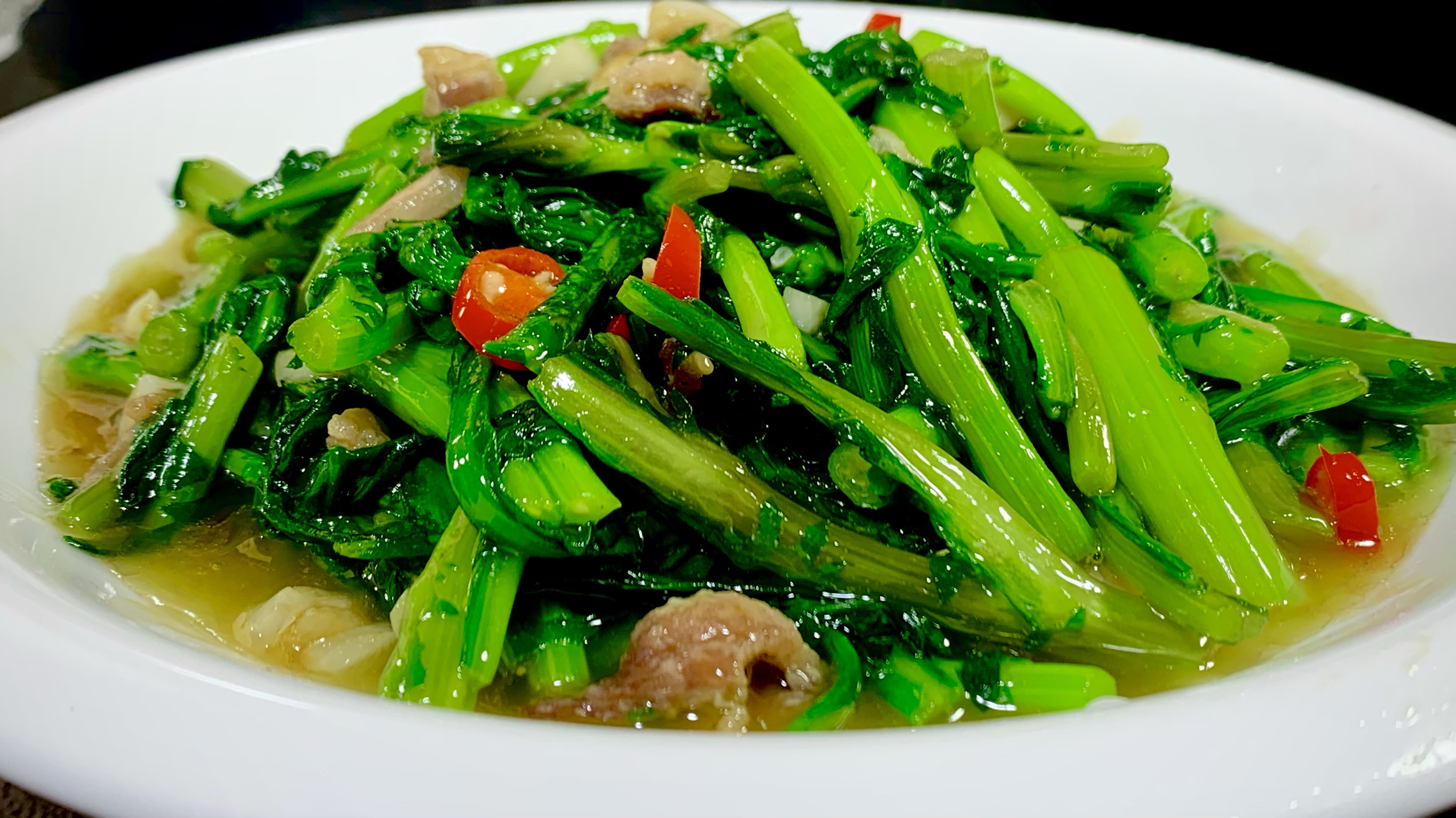 茼蒿简单一炒真好吃，清脆可口，咸香入味，不会做菜小白轻松掌握