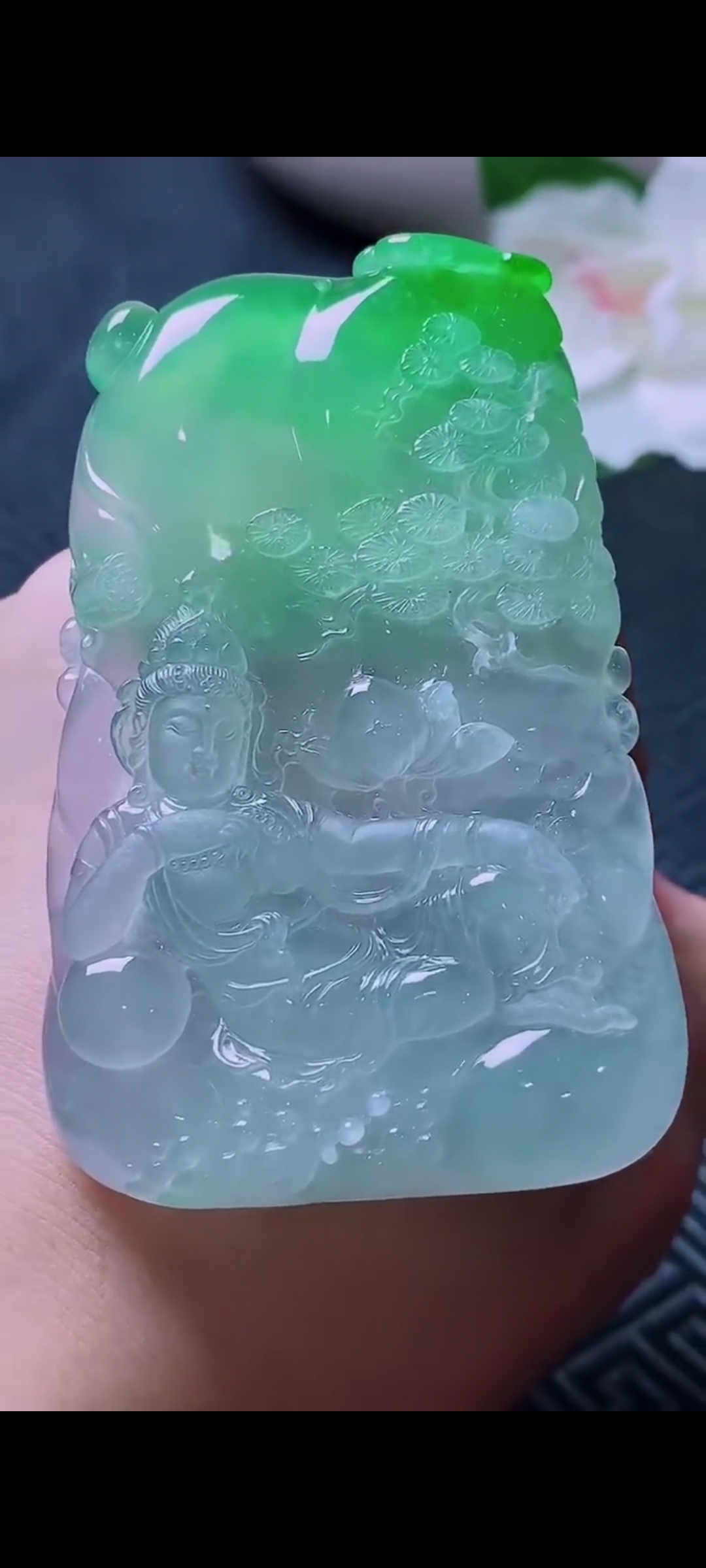 老坑玻璃种冰绿 翡翠挂件