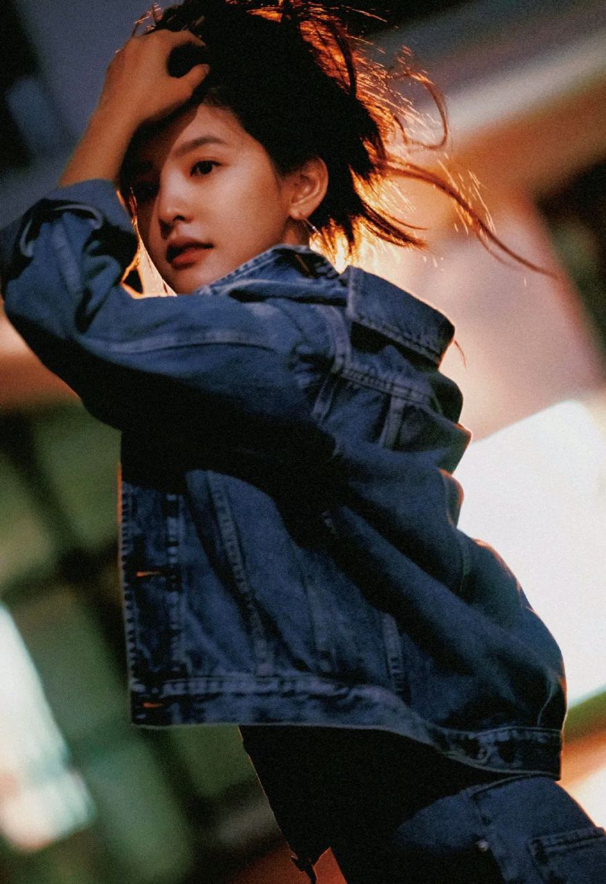 章若楠复古港风氛围感大片