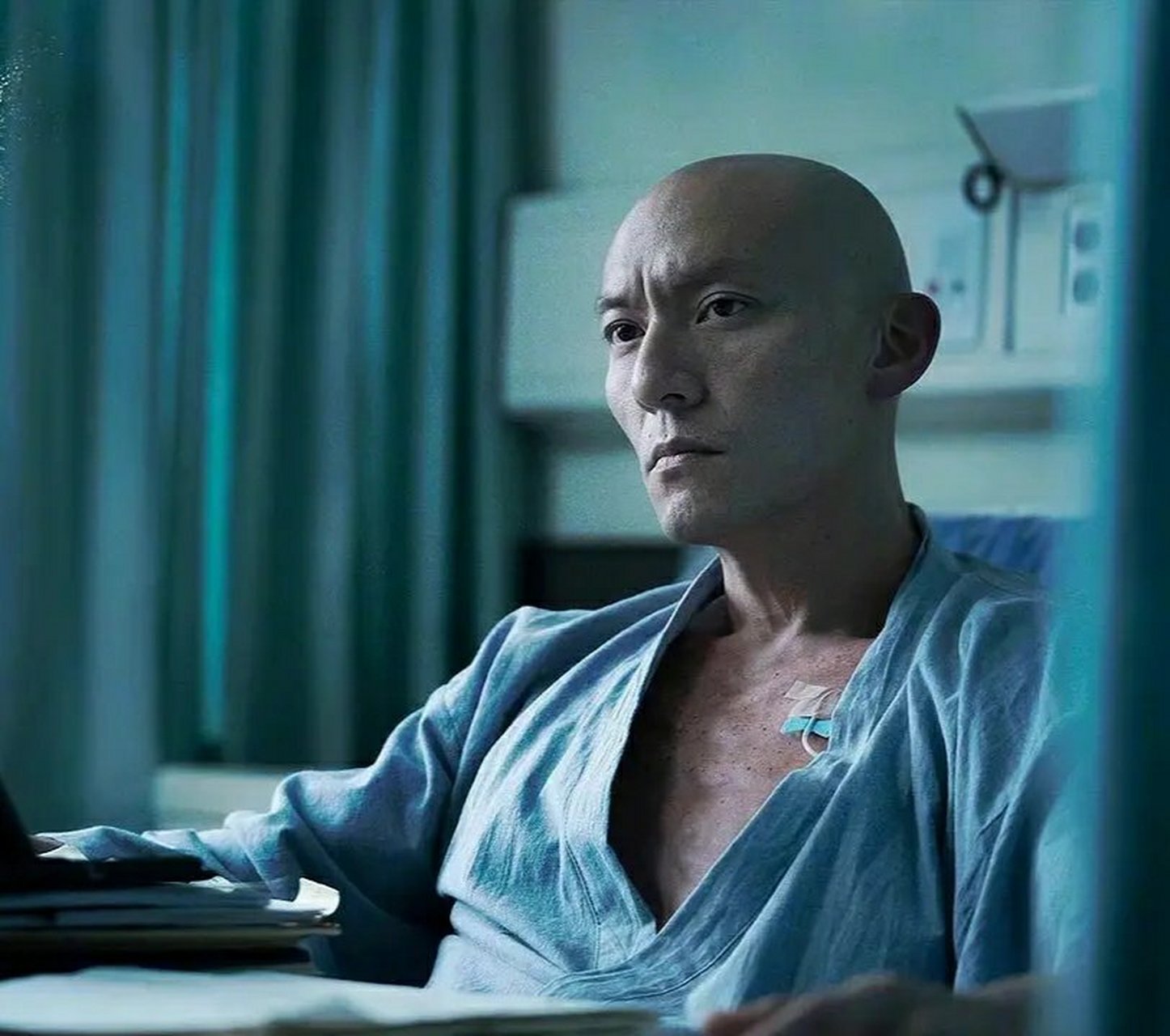 其实张震和秦昊还是丑得很像的,特别是光头造型,太像了!