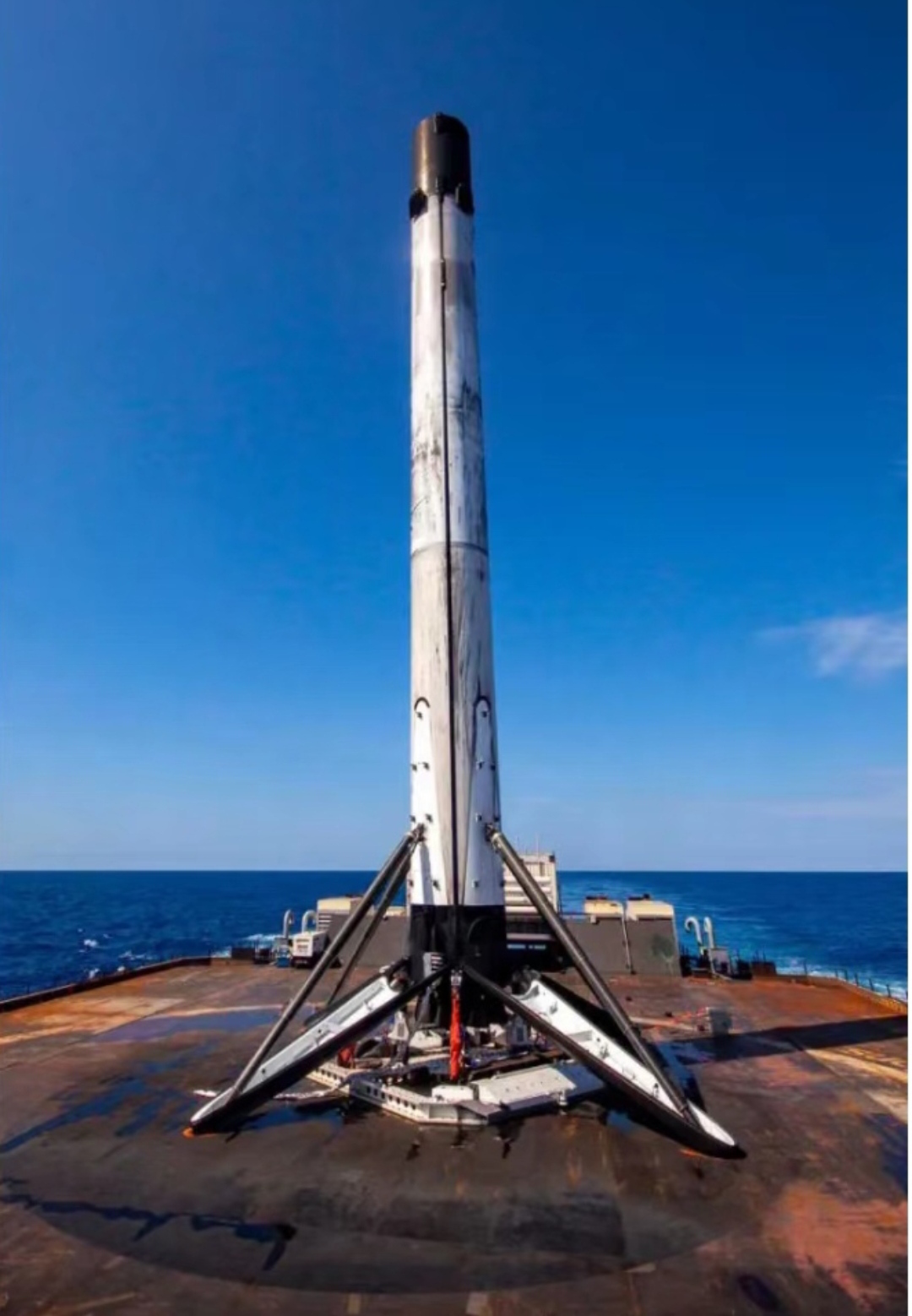 星舰sn9回收着陆爆炸后spacex公司今日成功发射starlink-18