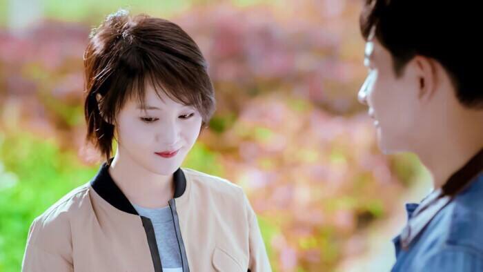 电视剧《为了你我愿意热爱整个世界》女主角郑爽饰李木子剧照