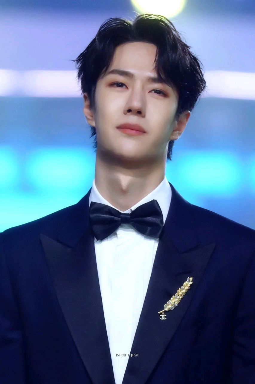 王一博真的是天菜中的天菜[色][色][色]  跳舞的时候可以让你情不自禁