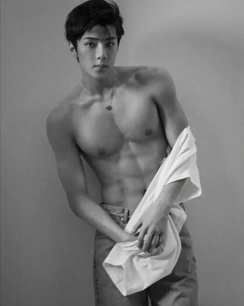 腹肌美男吴世勋