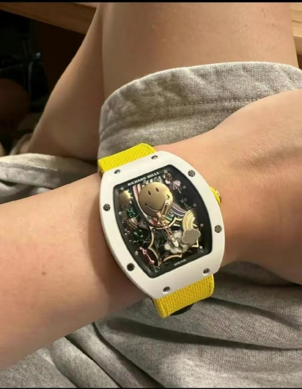 王思聪疑似借朋友千万元手表炫富  "又被你骗了一个姑娘"  说真的,不