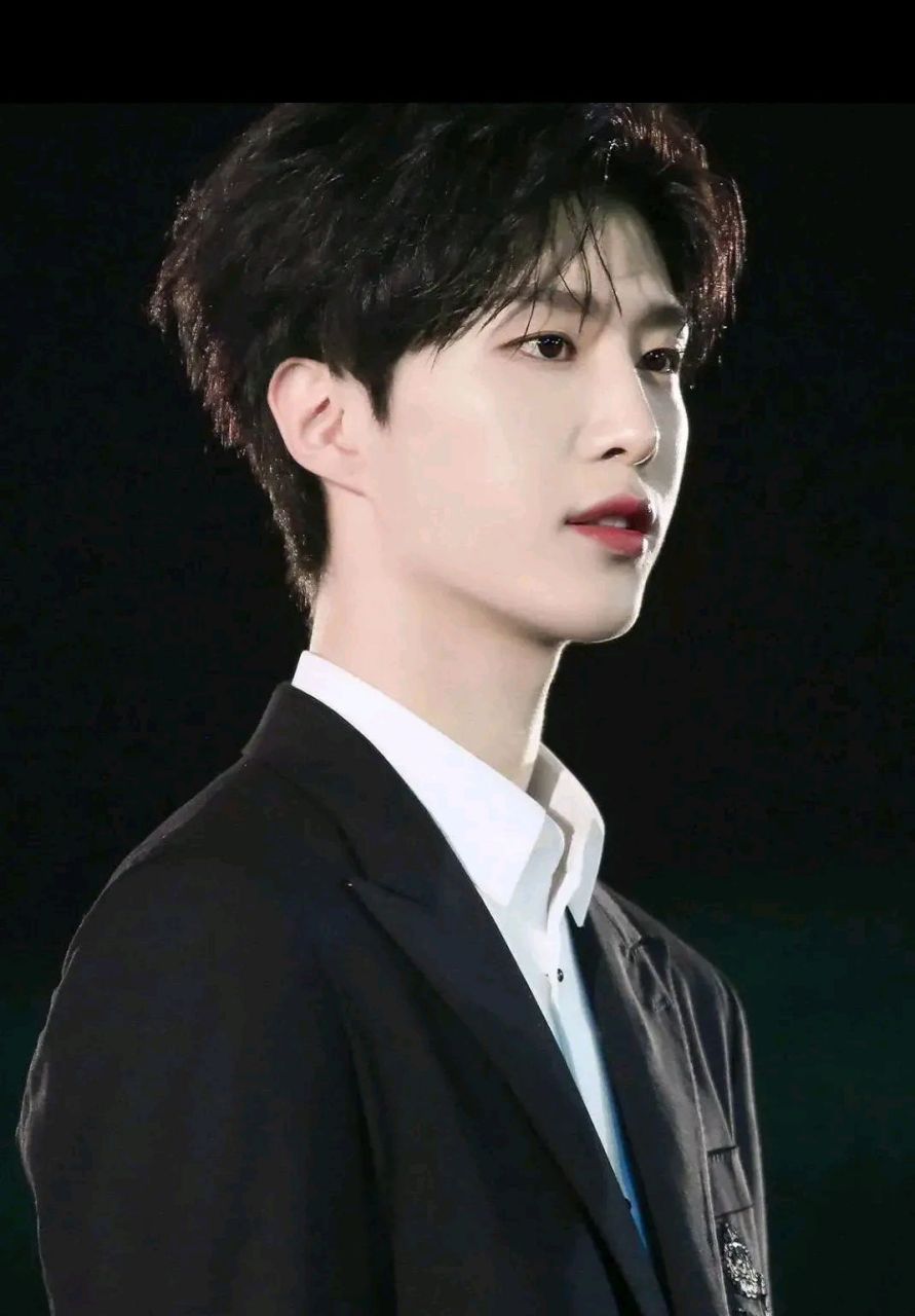 范丞丞 范冰冰的弟弟, 曾经的他一直姐姐光环下, 黯淡无光, 最近