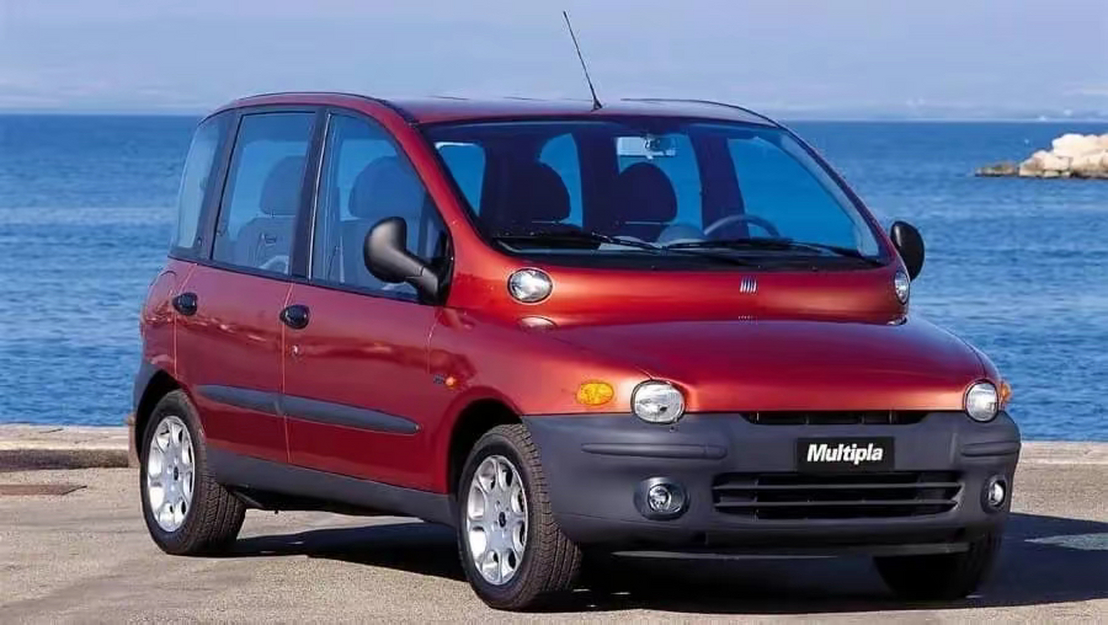 2002款的菲亚特multipla,被认为是菲亚特历史上最丑陋的产品之一.