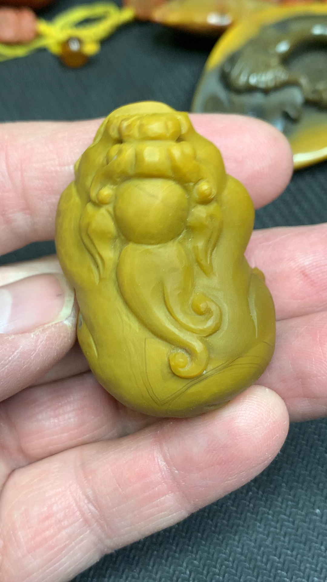 战国红玛瑙雕刻貔貅