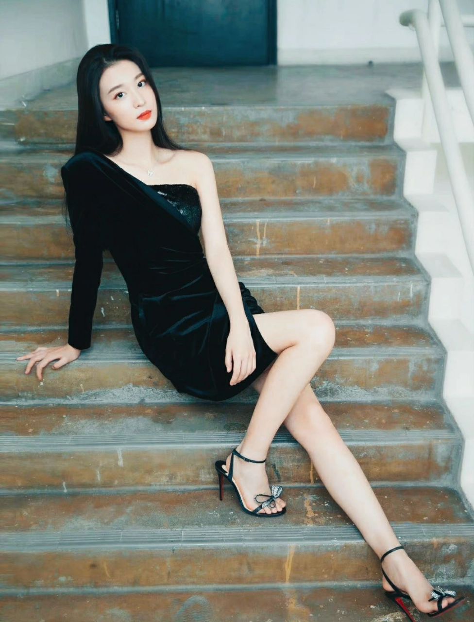 王楚然 这双腿真是太美了,跟神仙姐姐真的太像了