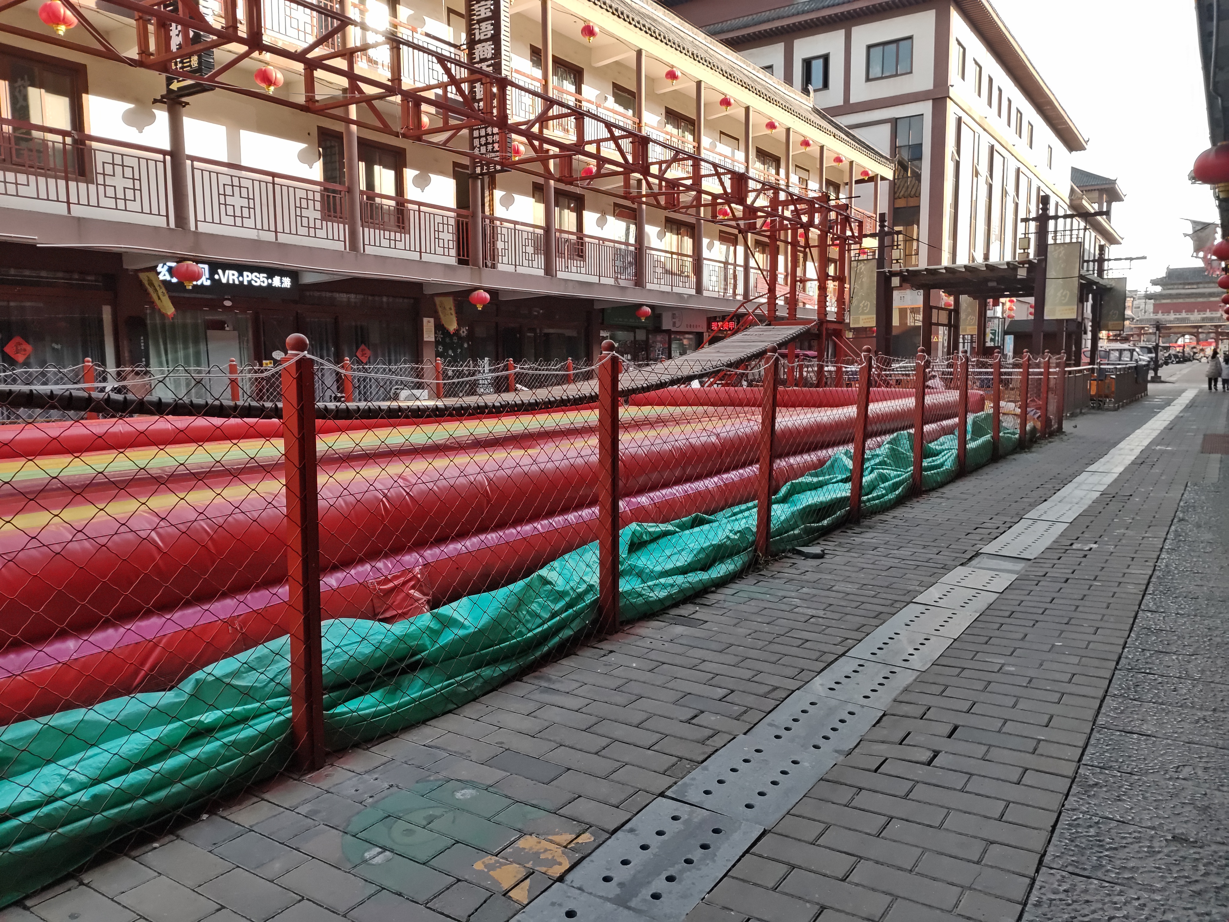 曾经繁华的南街村商业街为何如今大多关门?