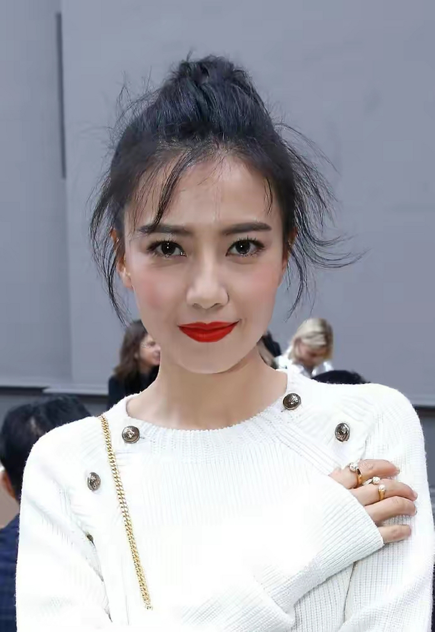 44岁高圆圆离开滤镜,生图颜值也爆表