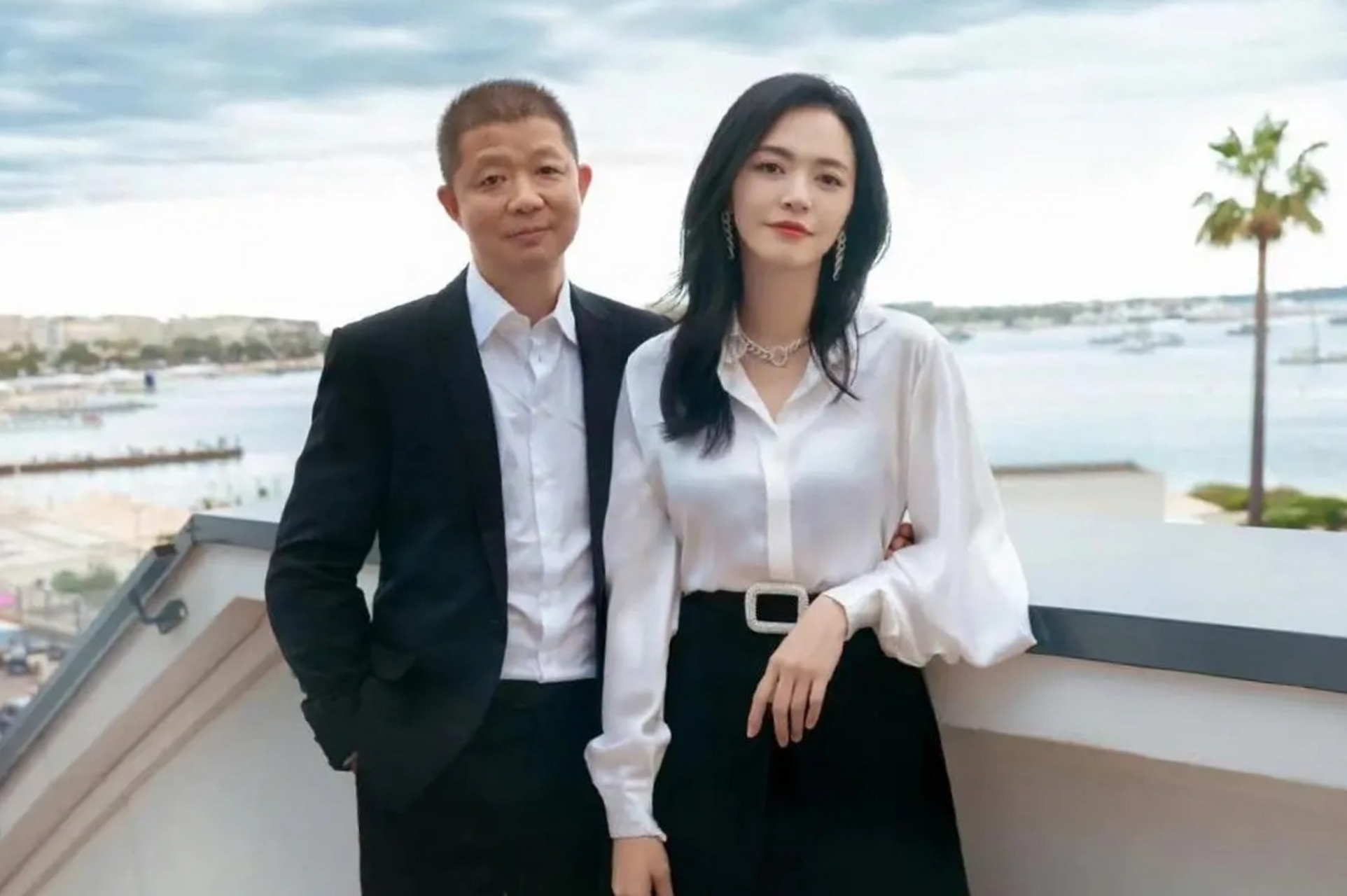 姚晨和老公曹郁这次是带着作品电影《脐带》参加电影节展映的.