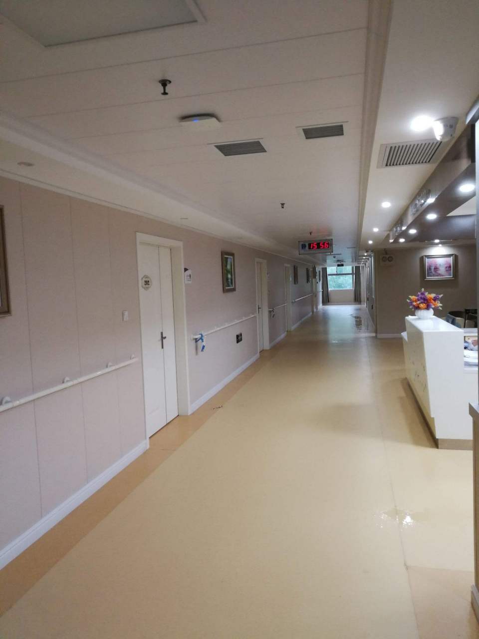 1,去医院,别发朋友圈!