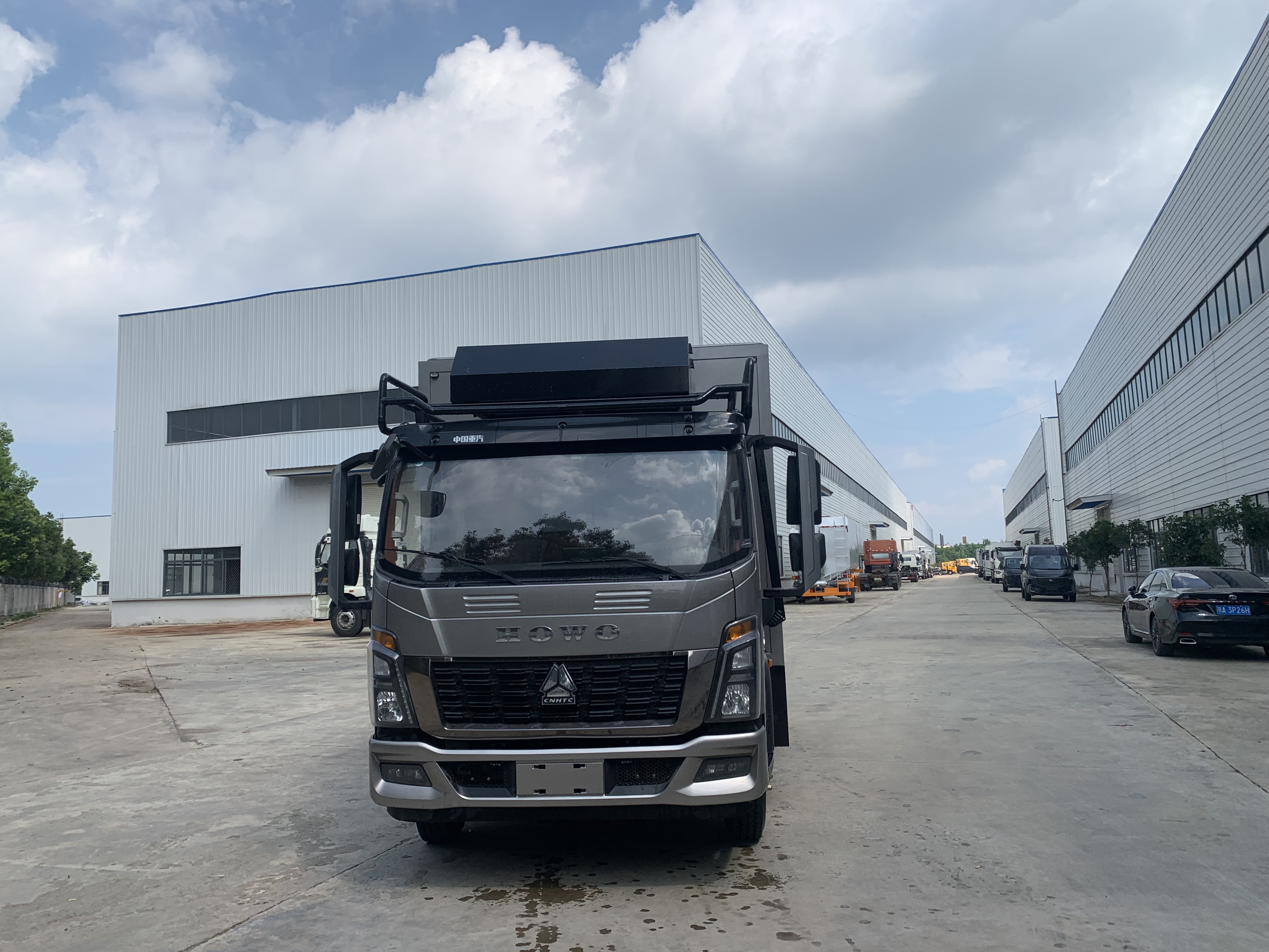 重汽统帅豪沃轻卡中卡房车