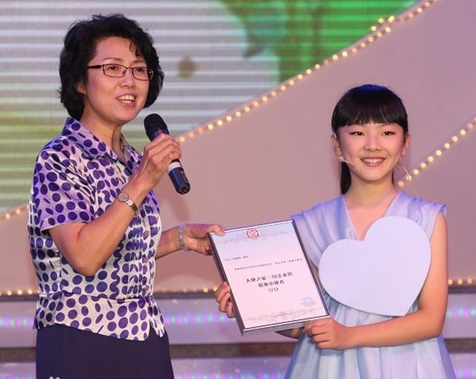 《天道》的作者豆豆火了,她原名李雪,1970年生!