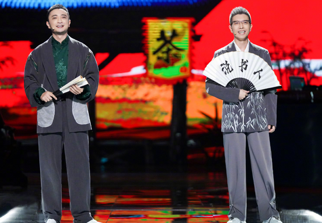 主持人朱广权唱rap!与尼格买提搭档帅气演出,演唱流利一气呵成