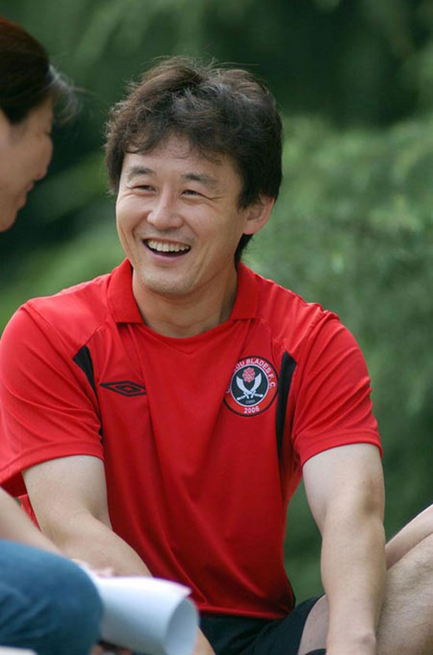 前国脚孙继海,范志毅纷纷回应被抓传闻,二人如今都在正常工作 近日