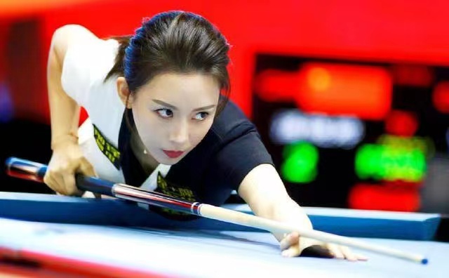 台球冠军潘晓婷有多养眼?曾因身材好被判犯规,坦言愿意嫁普通人