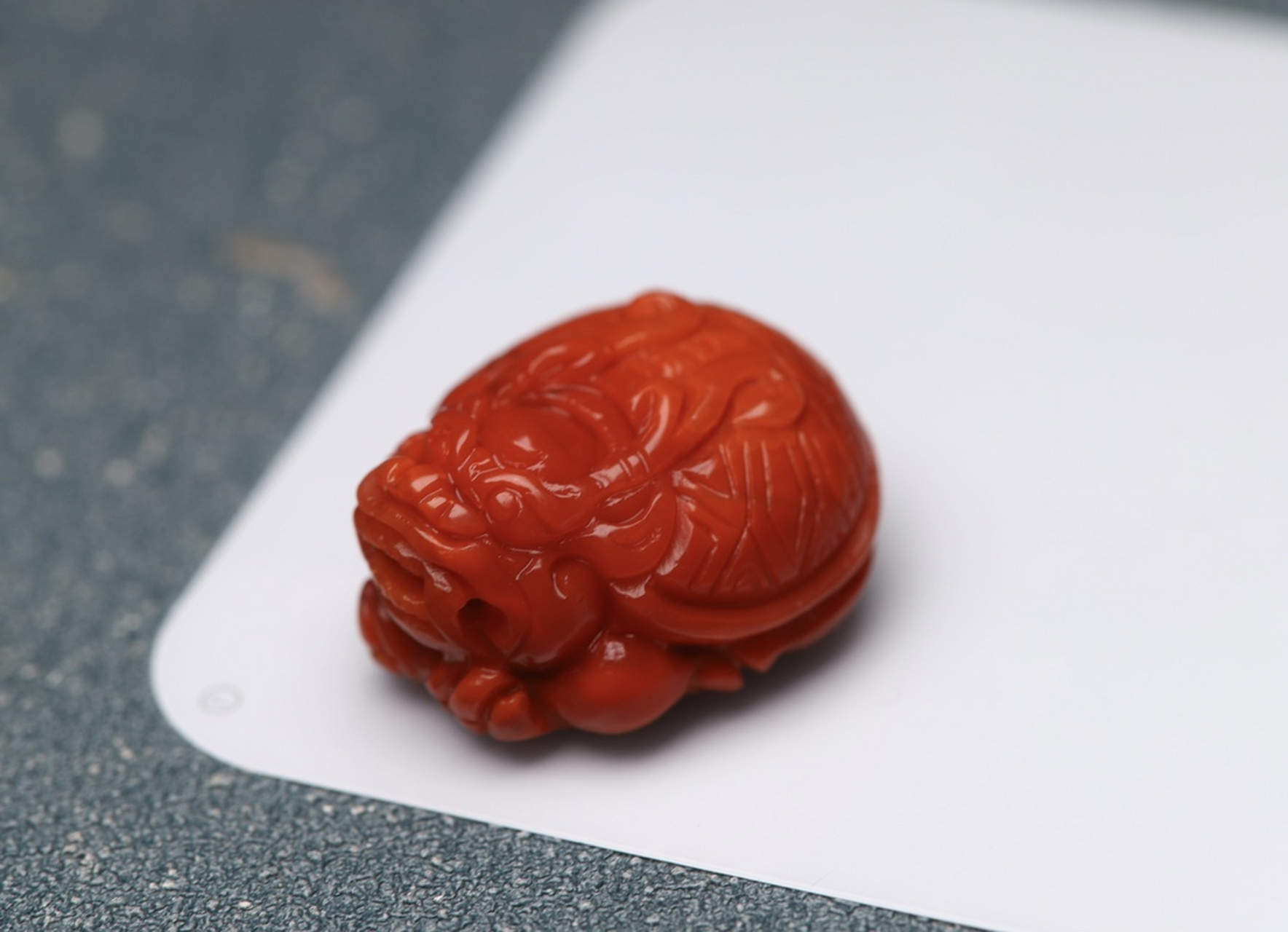 天然川料南红玛瑙龙龟吊坠,满肉柿子红,雕工精致,油润细腻光亮!