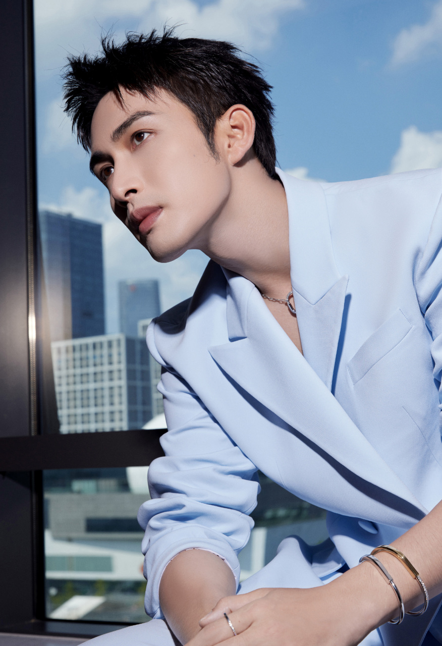 张彬彬蓝衣写真[心]