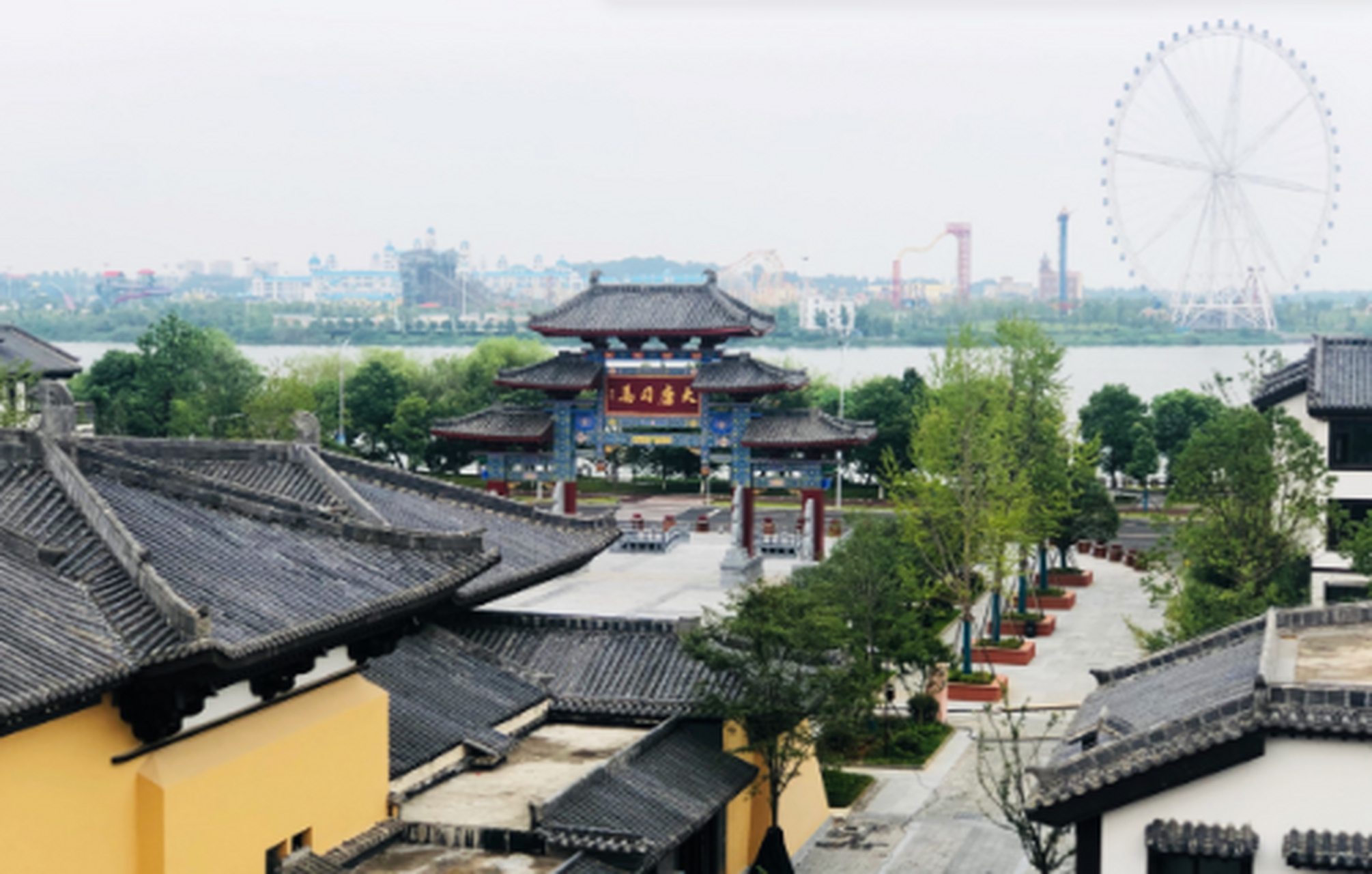 常德的大唐司马城是一座耗资二十亿元的假古城,但节假日却空无一人