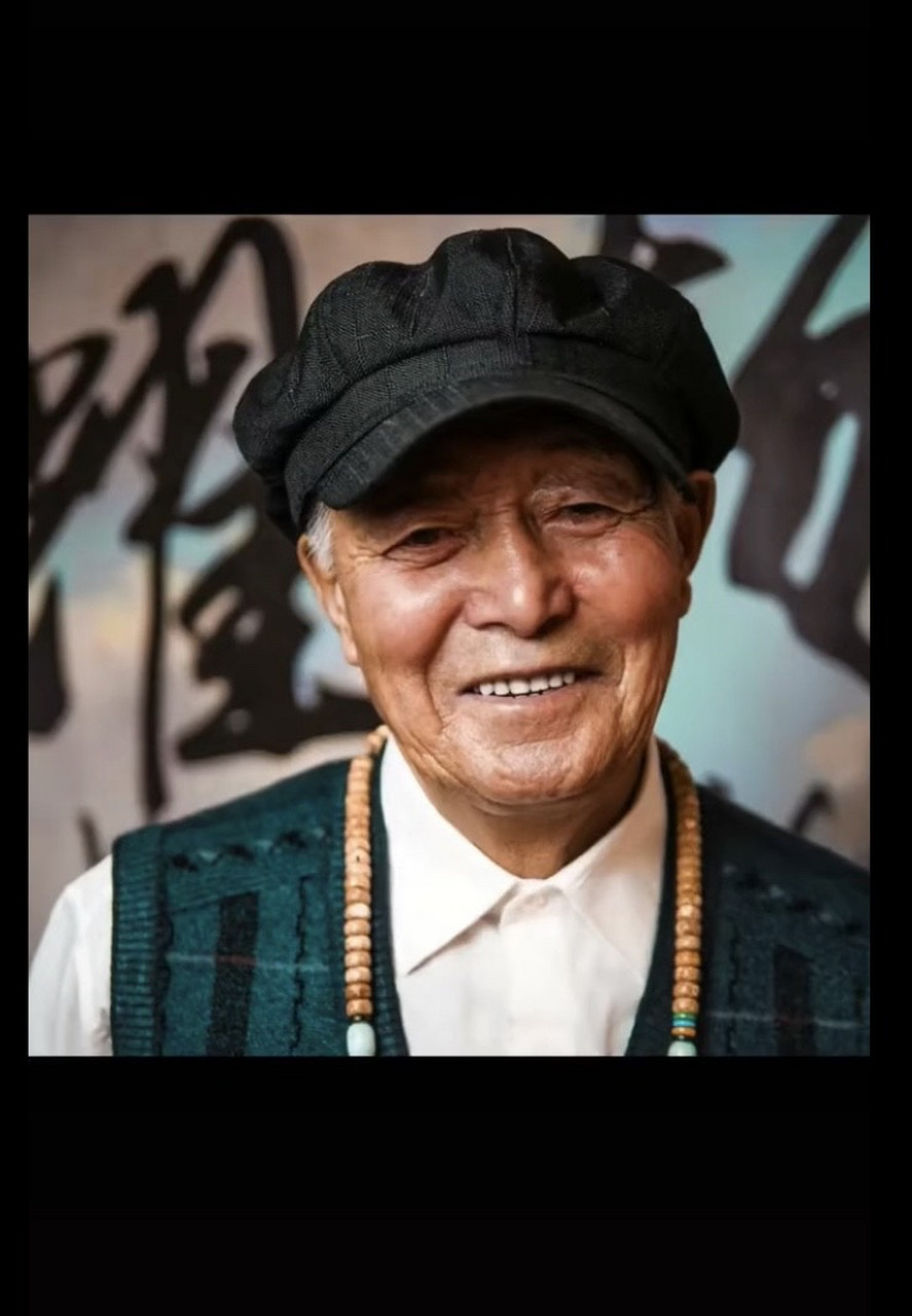 耀阳他姥爷去世# 耀阳他姥爷去世了,以前很喜欢看姥爷的段子,他是