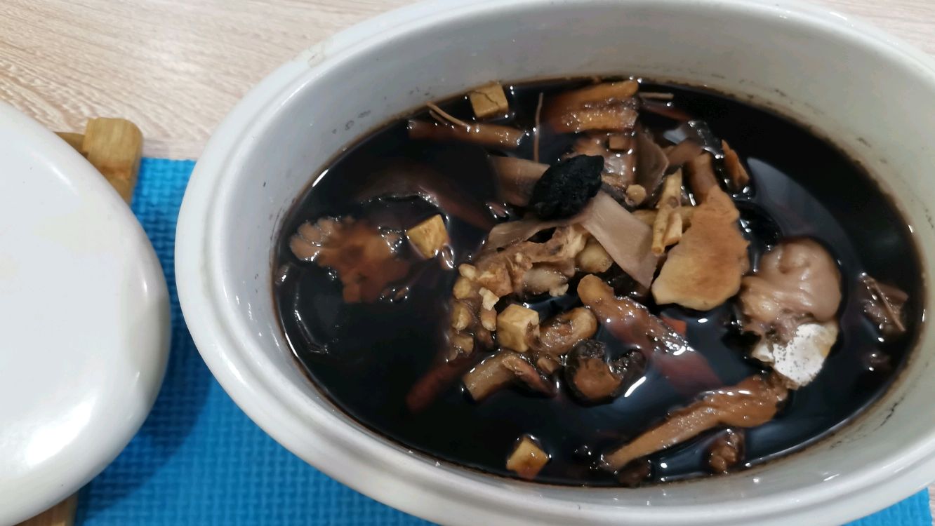 珍姐坚持每月喝5帖的十全汤,十全功效调经补血,养颜润肤益气补肾