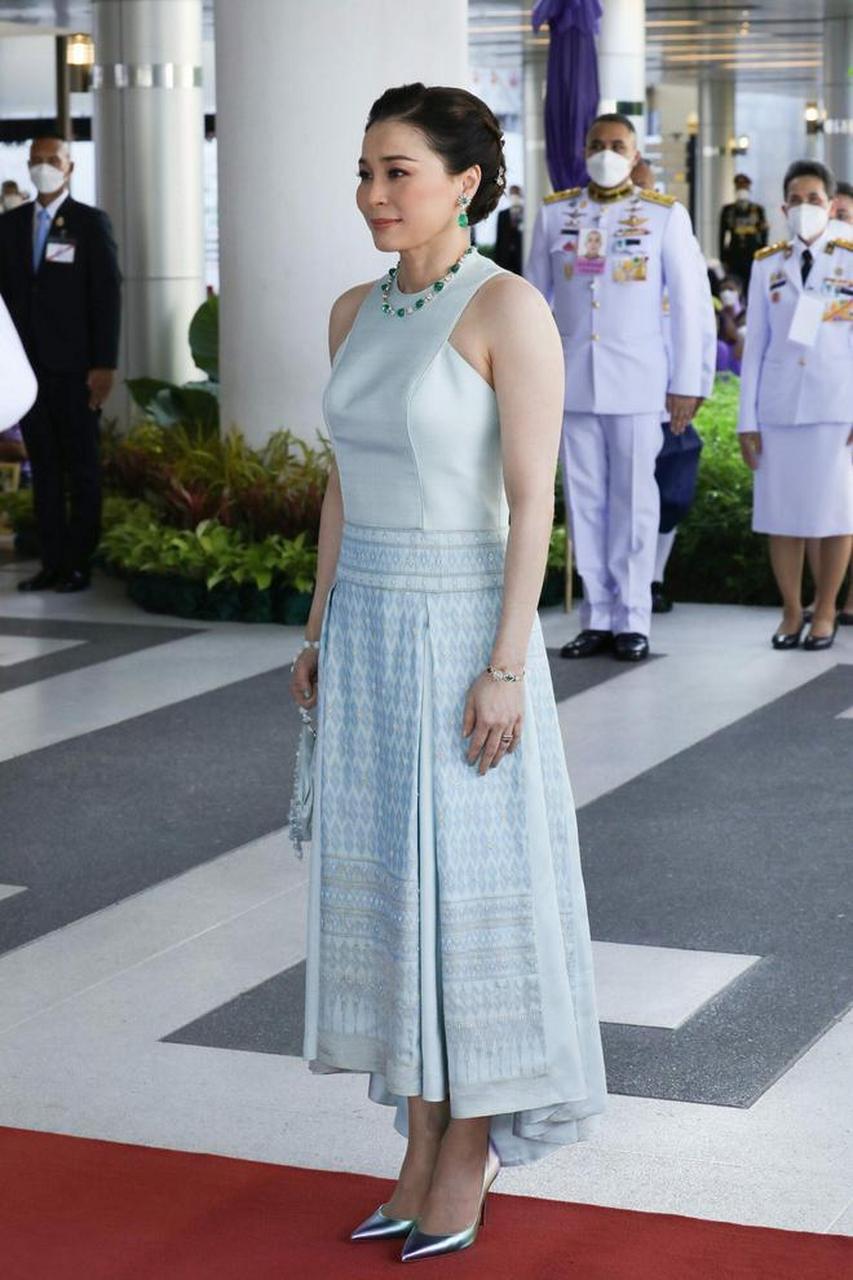 苏提达·哇集拉隆功(suthida vajiralongkorn na ayudhya),哇集拉隆功