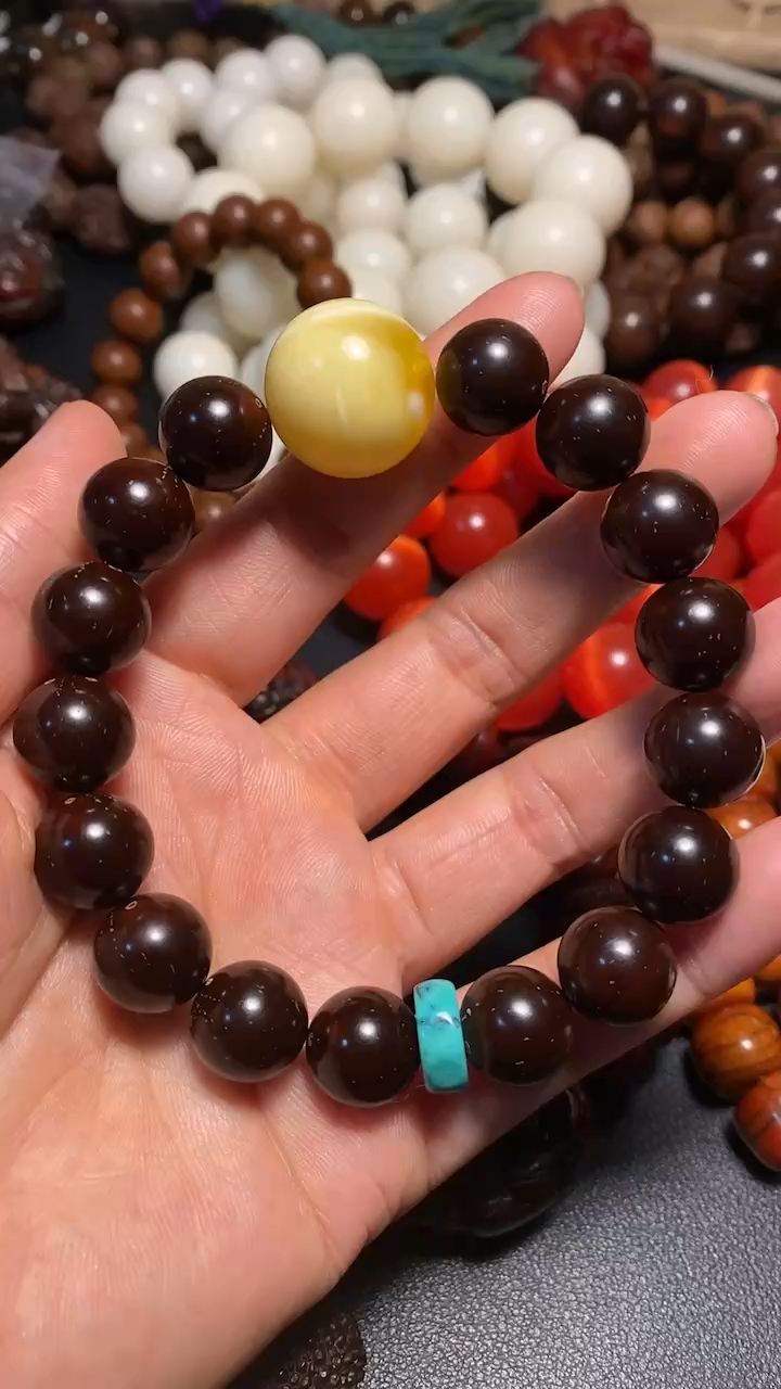 咱家主营精品紫金鼠纯天然原生态盘出来紫红色喜欢下方留言哦记得关注