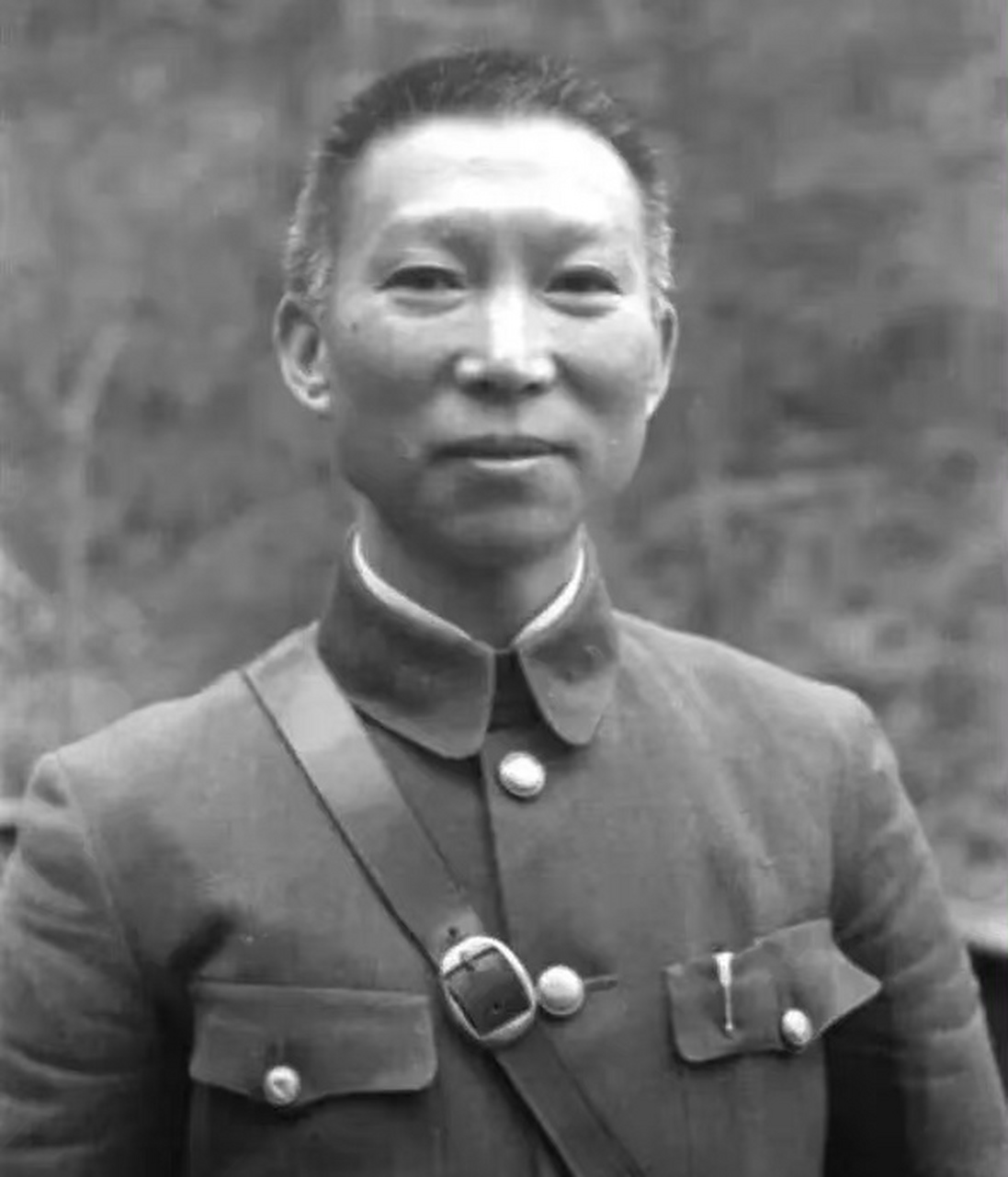 1993年的台湾法庭,97岁的薛岳因付不起房租被告上法庭.