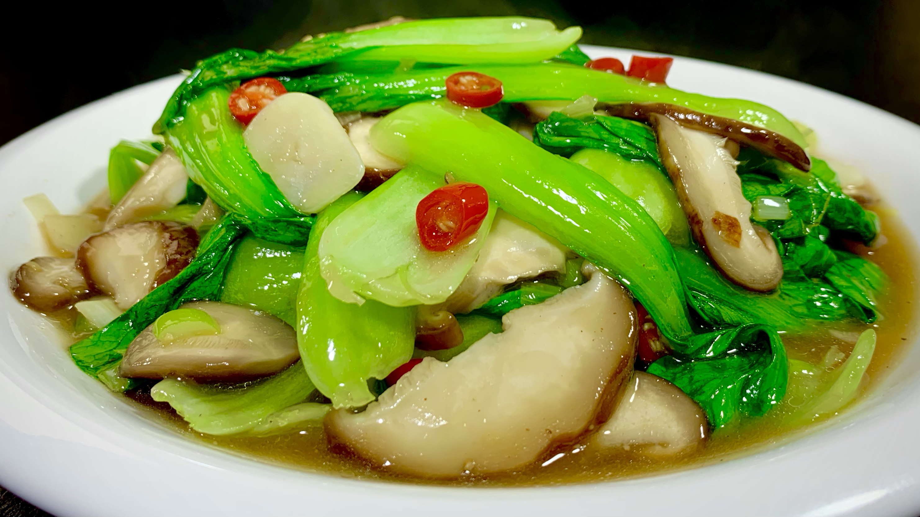 上海青炒香菇,没想到这么好吃,一个星期吃六次都不腻,太解馋了