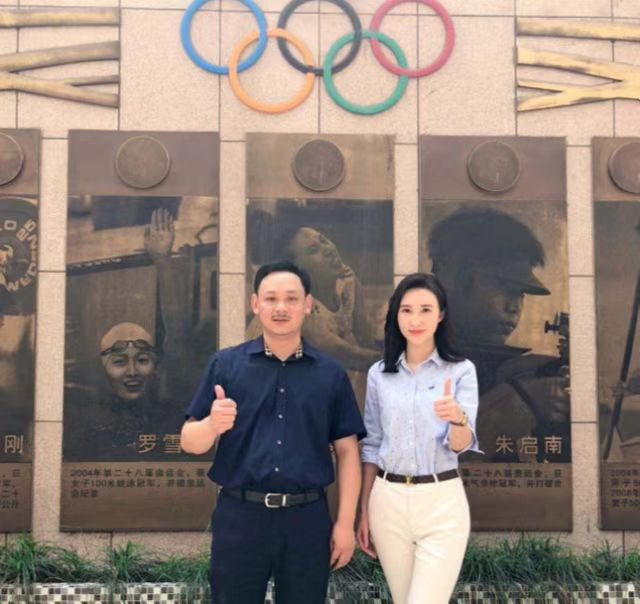 48岁奥运冠军占旭刚娶空姐当老婆,婚后幸福滋润,今从政身居要职