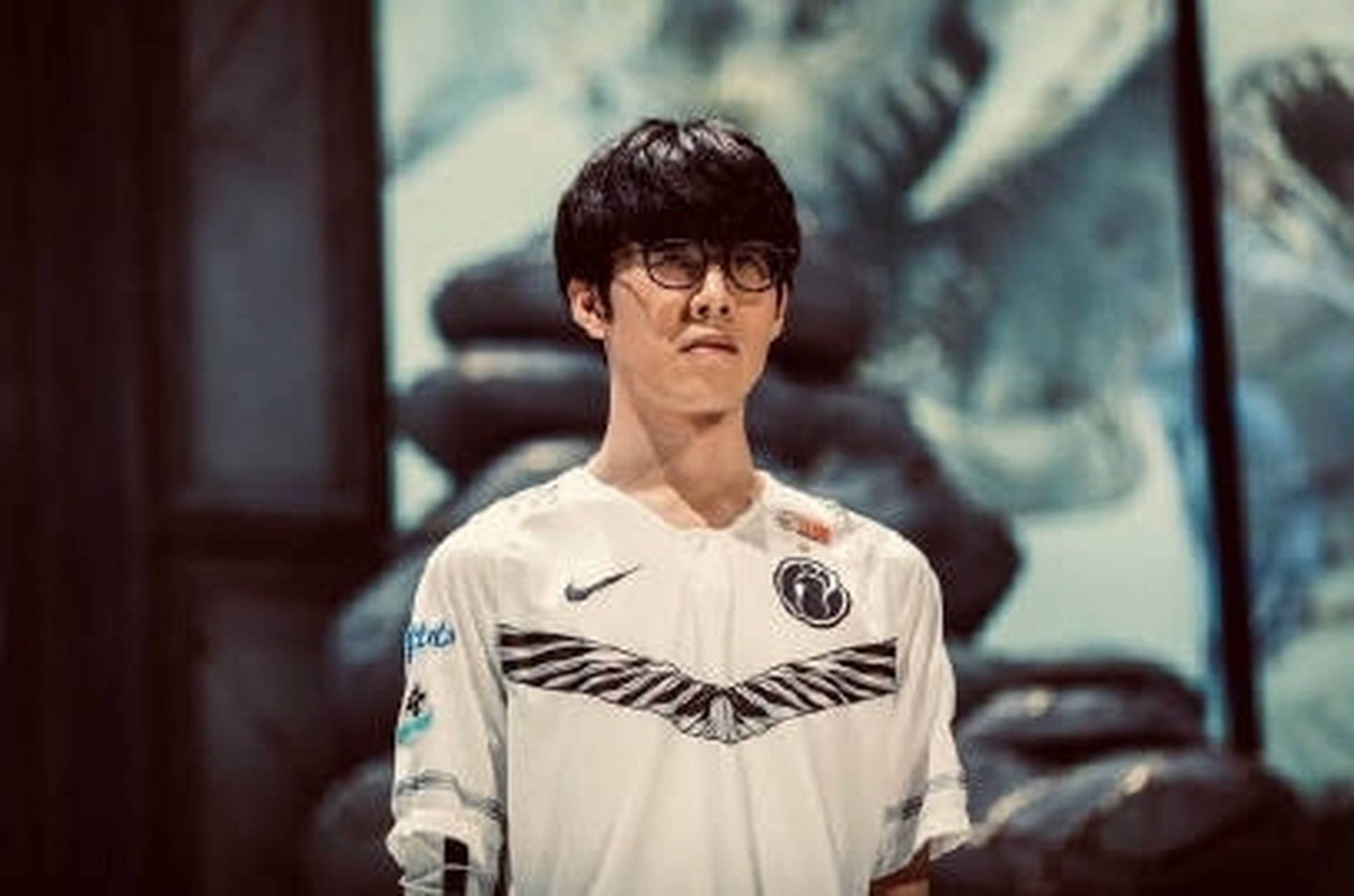 巅峰faker和巅峰the shy,谁是lol操作天花板[疑问]  李哥的蛇皮走位