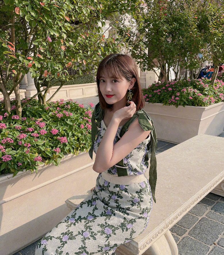 明星写真:李艺彤