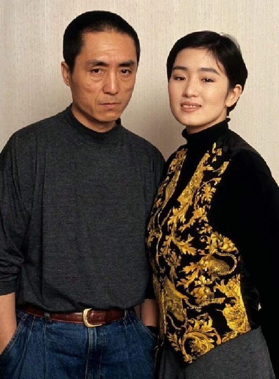 一组没有见过的国师和巩俐的合影,好年轻啊.