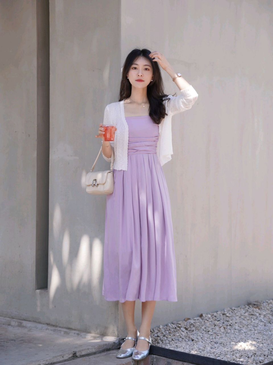 我鉴定过了,这个淡紫色对黄皮友好, 又是一条显身材的气质连衣裙