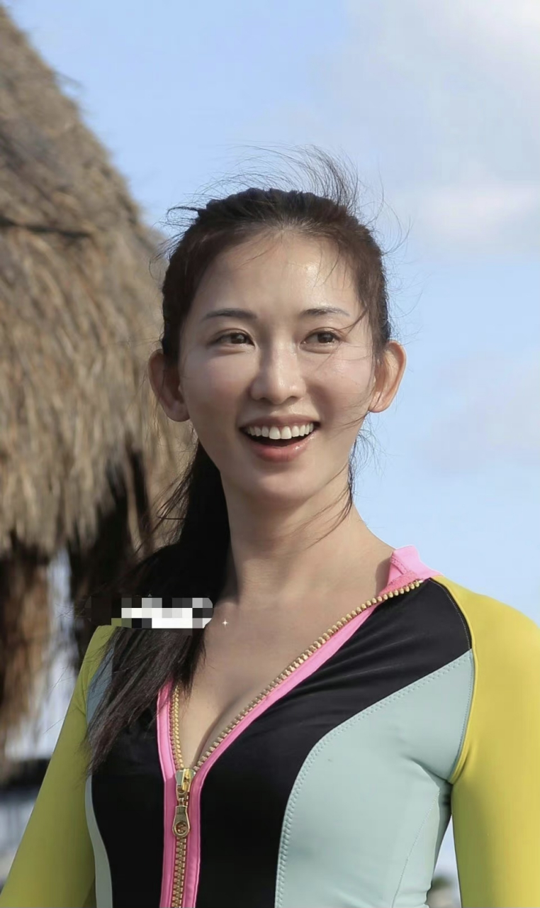 这样完美,紧身衣都包裹不住!谁又舍得家暴林志玲姐姐呢?