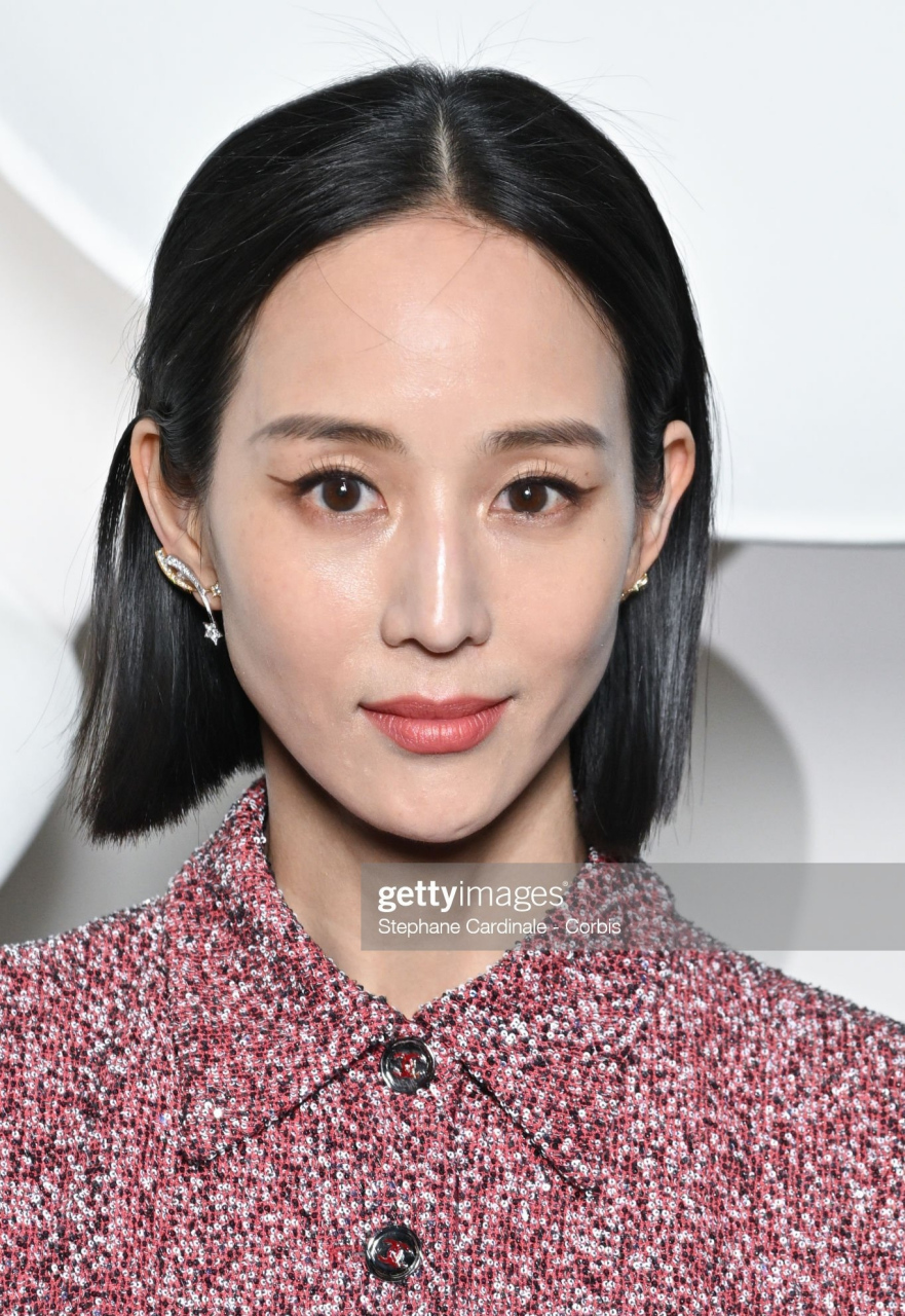 三位40,41,42 的女星外网生图.