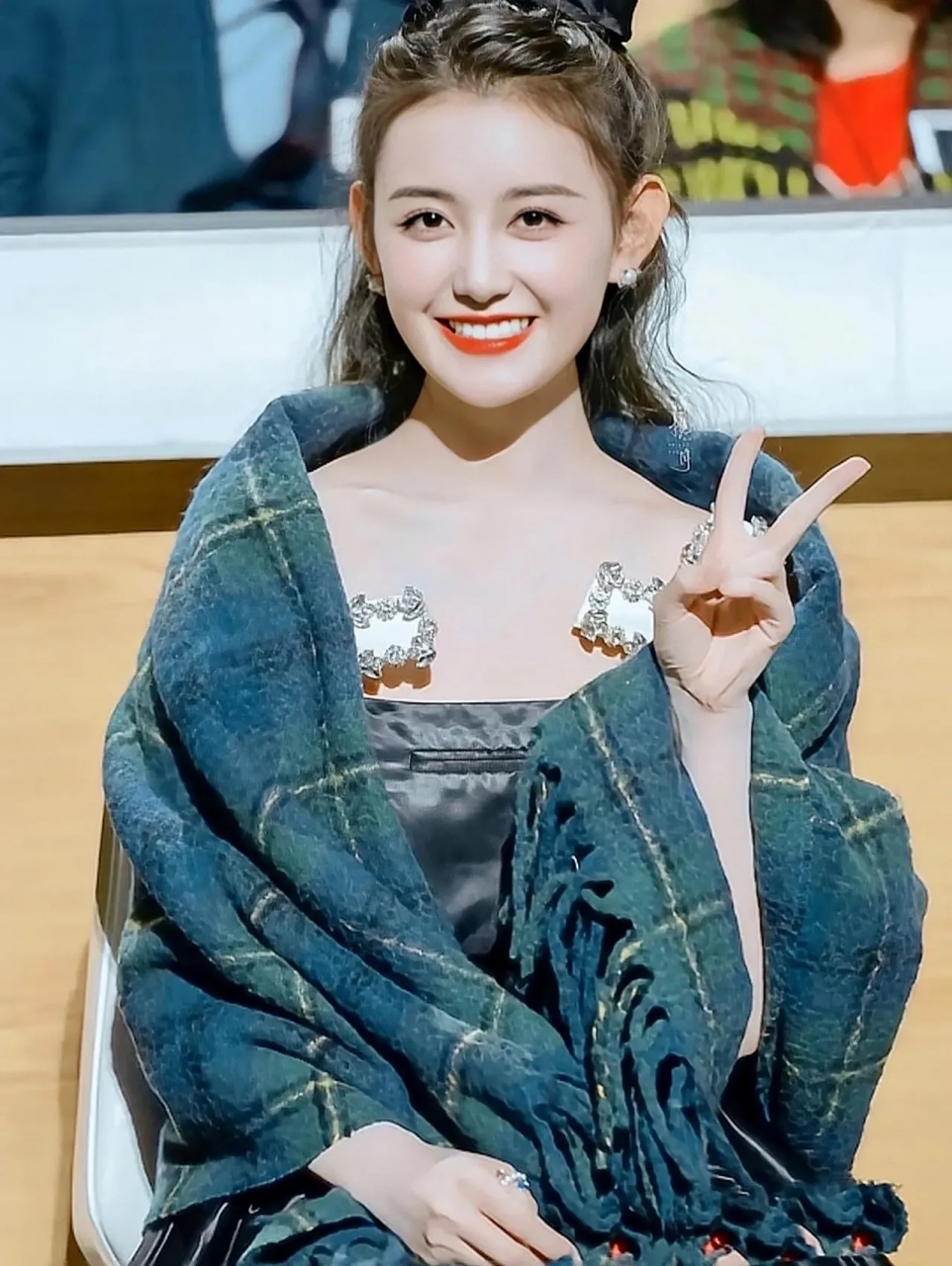 蒋依依原来是个混血儿,天呐这颜值现在娱乐圈最缺的就是美艳型女生