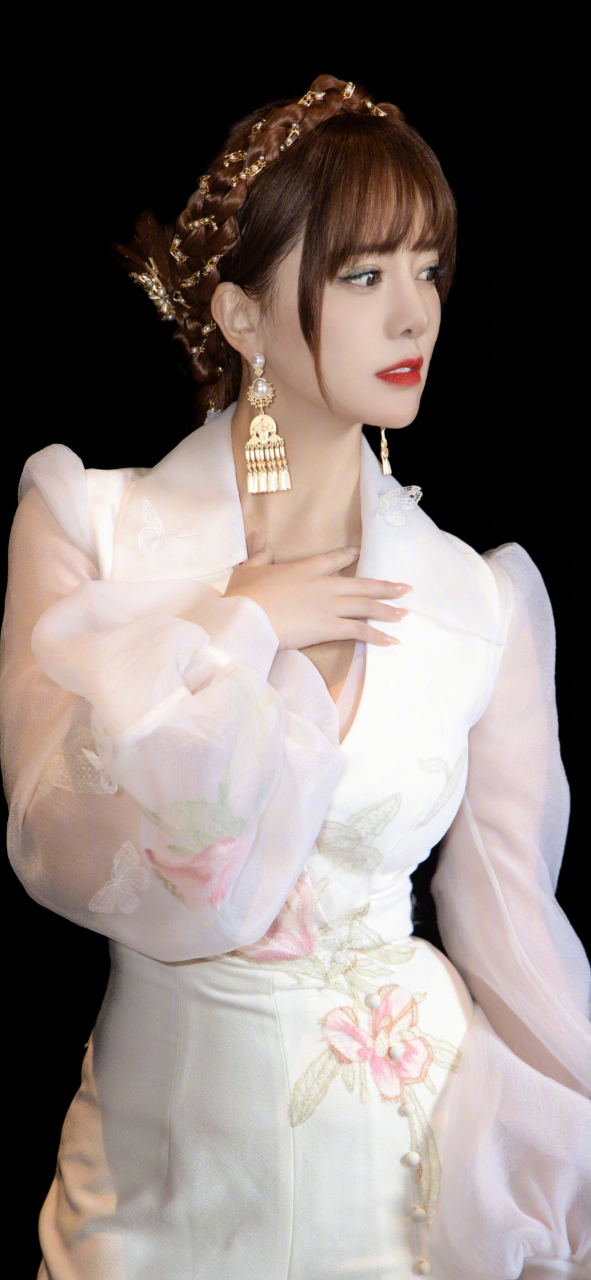 第四张的阿兰身材太好了