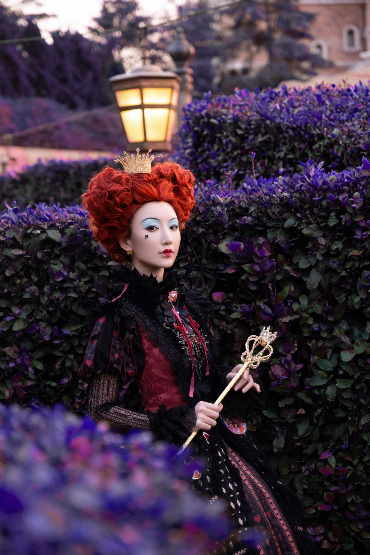 毛晓彤在逃红皇后造型,甜妹也可以走暗黑线哦