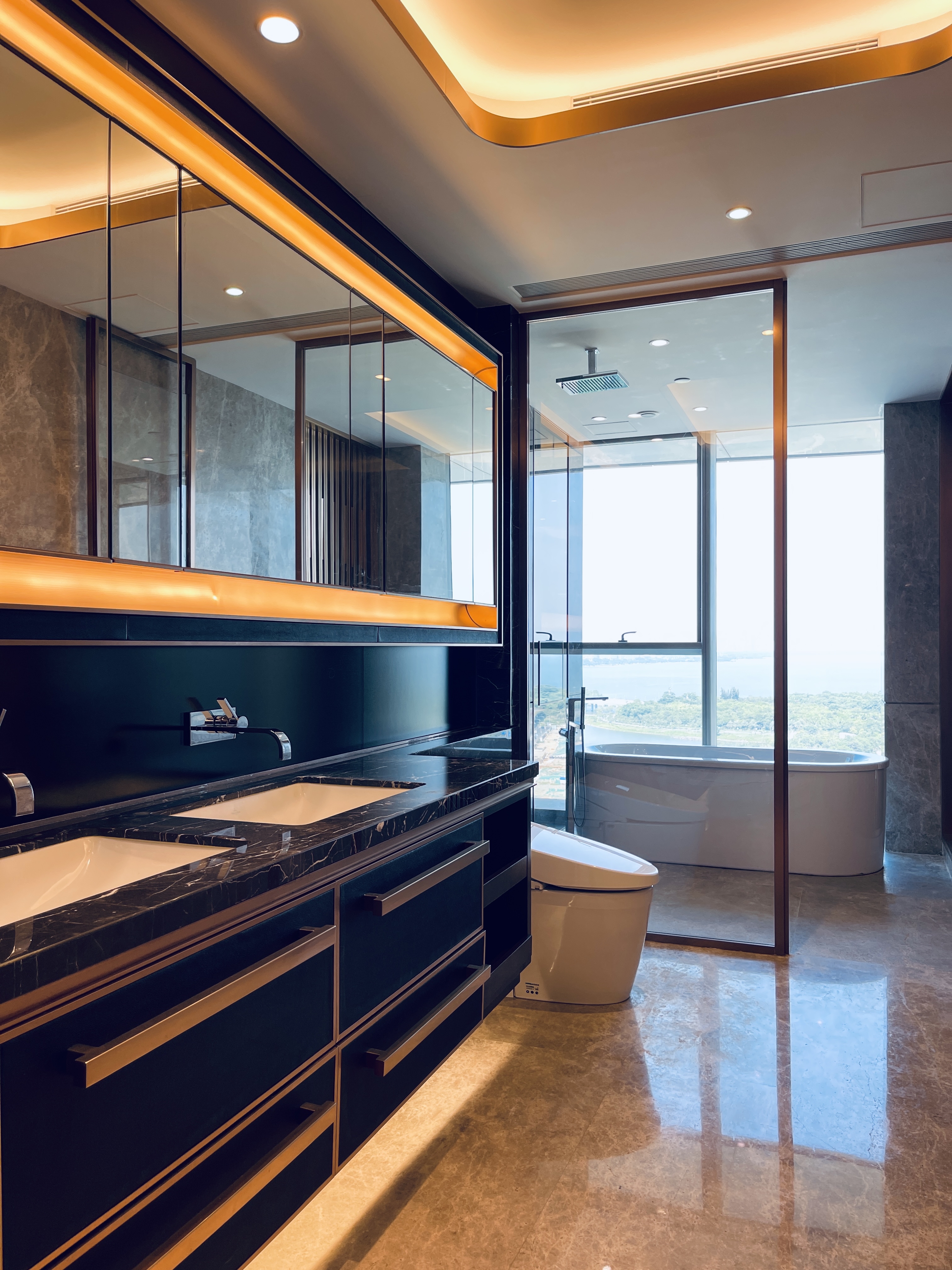 深圳湾一号t8栋一线海景,极致生活享受