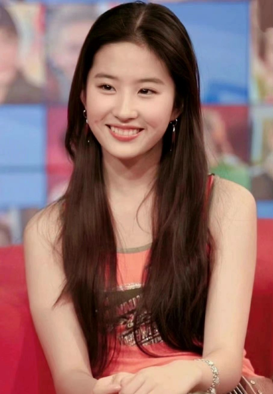 年轻时候的刘亦菲与年轻时的林青霞,谁更漂亮呢?