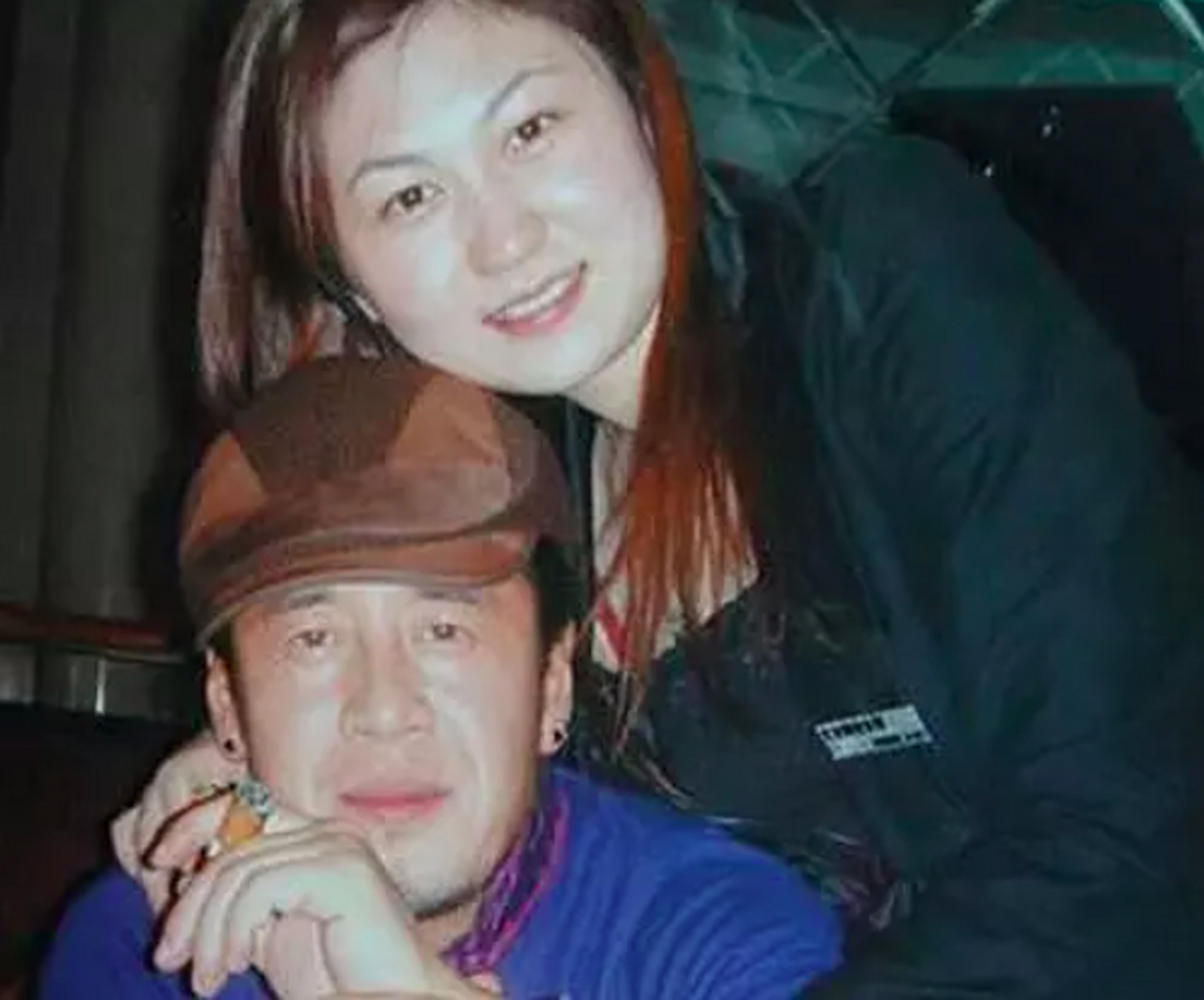 一天,那英对杨坤说:"你也老大不小了,我给你介绍个对象吧!