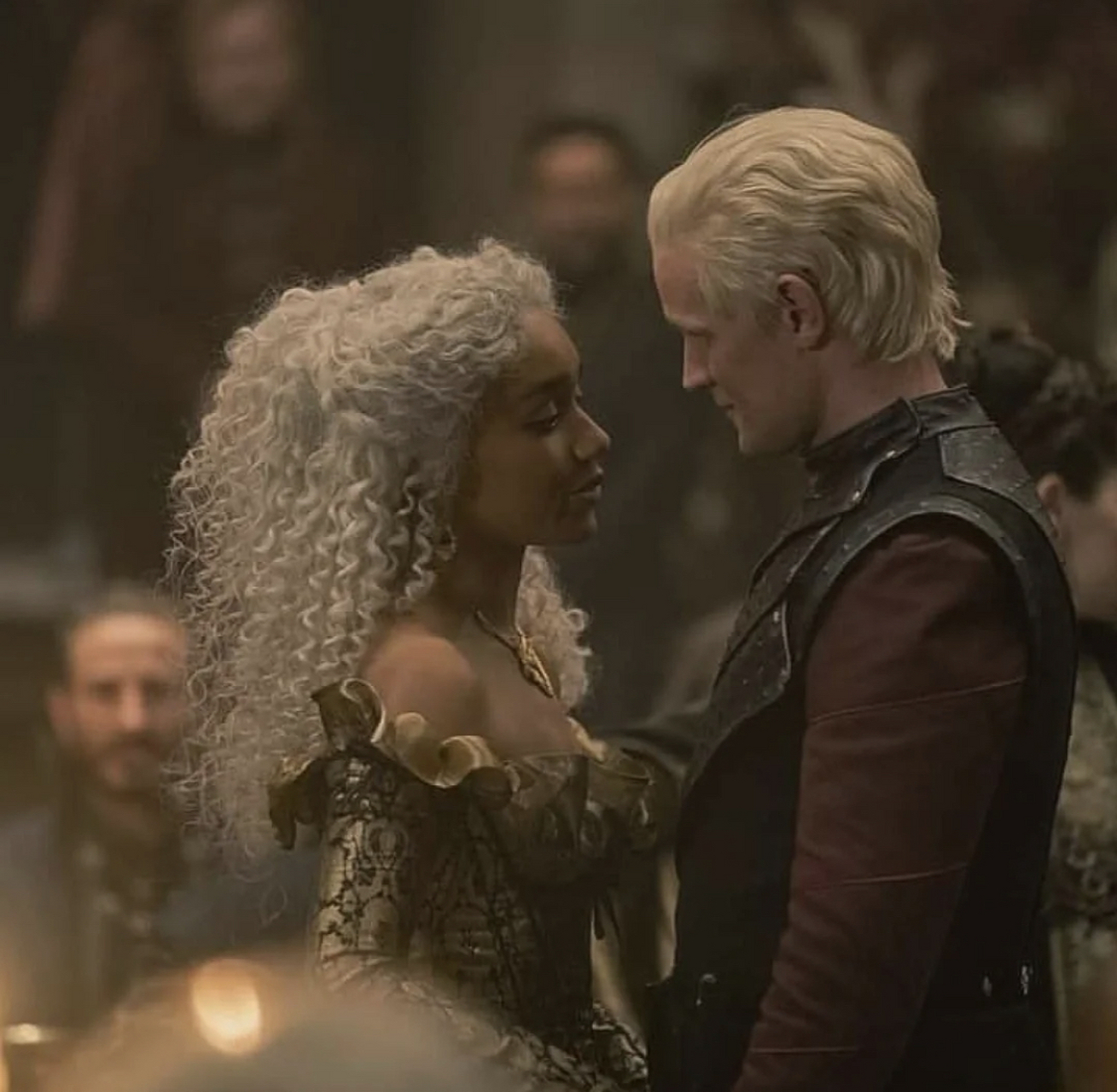 小说都还没实锤戴蒙杀妻,剧版倒是演的板上钉钉,那势必要解释一下强烈